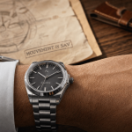 Marque montre quartz automatique luxe au poignet, gros plan