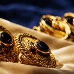 Boucles d oreilles année 80 doré martelé XXL