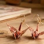 Boucles d oreilles origami en papier washi, verni et résine, artisanat